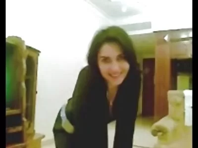ਵੀਡੀਓ 'ਤੇ ਕੋਰਨਲ, ਟੀਓਡੋਰ ਅਤੇ ਰੇਨਾਟਾ