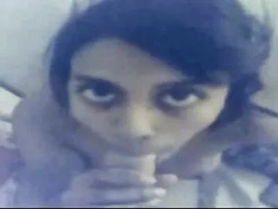 ਸੁਨਹਿਰਾ Slut ਚੂਸਦਾ ਹੈ ਅਤੇ Fucks